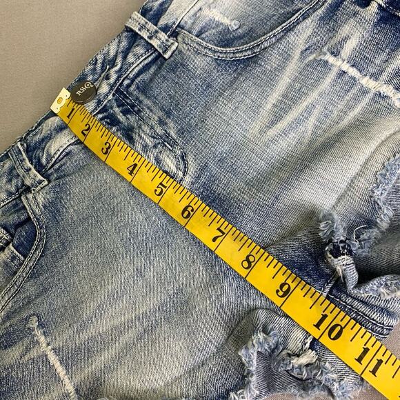 RSQ Maui High Rise Distressed Frayed Denim Blue Jeans Shorts Stretchy Jr Size 3 - Picture 10 of 12